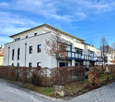 Mit großzügiger, sonniger Dachterrasse: Moderne 2-Zimmer-Wohnung in Traunstein