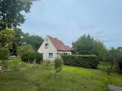 Ihre Chance auf ein neues Zuhause! Haus auf großem Grundstück in Neuenhagen