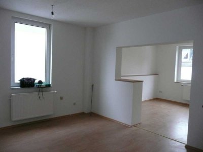 Helle ruhige renovierte Altbauwohnung