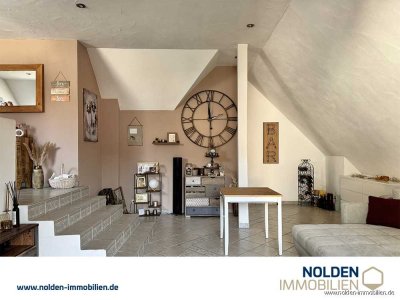 ***AUßERGEWÖHNLICHE & STILVOLLE MAISONETTE MIT SÜDBALKON & ZWEI STELLPLÄTZEN***