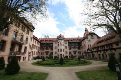 Traumhafte Altbauwohnung in Top-Lage direkt am Neuen Garten mit Aufzug, Nauener Vorstadt
