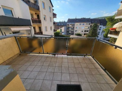 Helle 3-Zimmer Wohnung mit großem Balkon