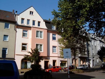 3 Zimmer-Wohnung im Mehrfamilien-Haus