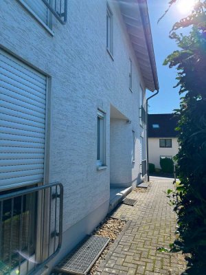 Exklusive, gepflegte 2-Zimmer-EG-Wohnung mit Balkon und EBK in Hennef (Sieg) - Provisionsfrei!
