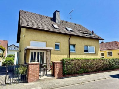 Zweifamilienhaus
in ruhiger und beliebter Wohnlage
