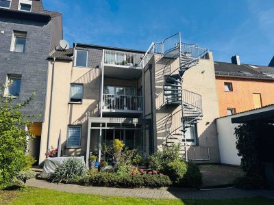Moderne Eigentumswohnung mit Balkon und Garten