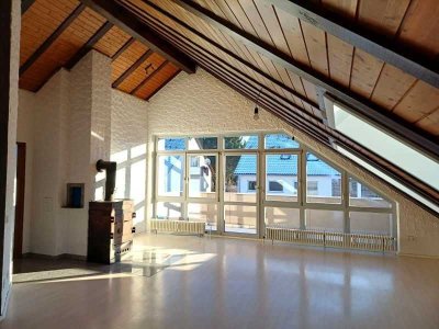 Traumhafte 4,5-Zimmer-Dachgeschosswohnung – Erstbezug nach kompletter Renovierung !