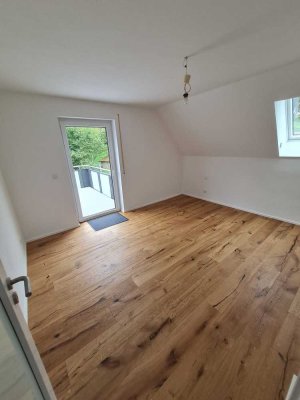 6-Zimmer-Wohnung mit Balkon und Gartenanteil