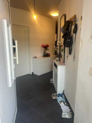 Raunheim: 3-Zimmer-Wohnung mit Garten, TG-Stellplatz & Einbauküche – 70 m²