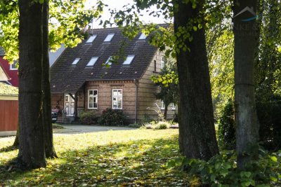+++ gepflegte Gutshaus-Hälfte mit großem Grundstück und Saunahaus|Seltenheit +++