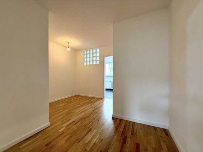 Modernes WG-Zimmer in frisch sanierter 3-Zimmer-Wohnung – Balkon inklusive