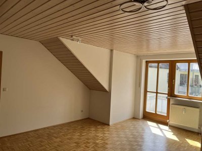 Lichtdurchflutete 2-Zimmer-Wohnung mit Balkon in Regensburg Steinweg – ideal für Singles und Paare!