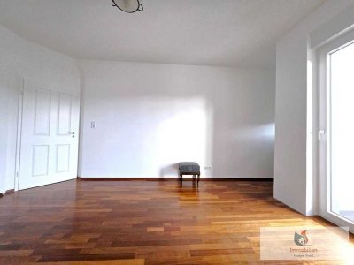 Großzügige 4 Zimmer Wohnung in einem gepflegten 3 Familienhaus in zentraler Lage in Hanau