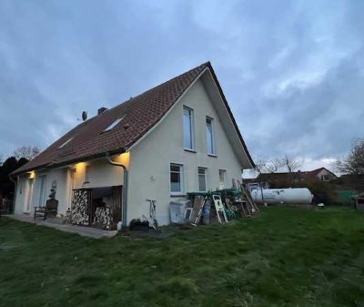 Sehr Charmantes und großzügiges Haus auf dem Land mit viel Grundstück