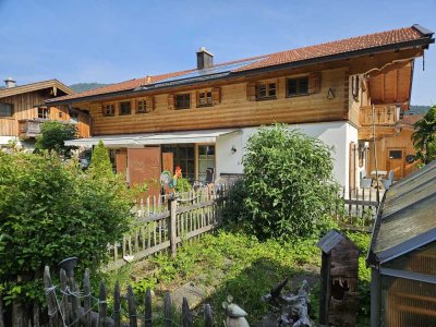Attraktives 4-Zimmer-Zweifamilienhaus mit gehobener Innenausstattung in Kreuth