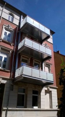 Attraktive 3,5-Zimmer-Altbau-Wohnung mit Loggia und EBK