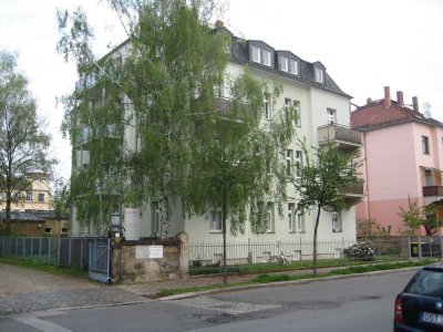 Gemütliche 2-Zimmer Dachgeschosswohnung mit Balkon in Striesen