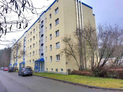 Sanierte-3-Zimmer Wohnung mit Balkon in ruhiger Umgebung. Besichtigung unter 0152/02995224.