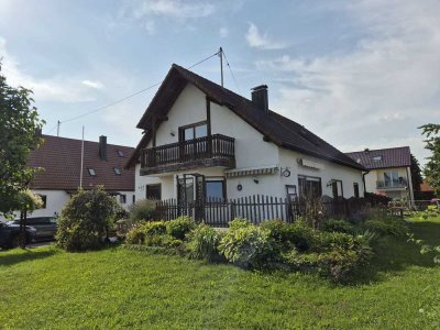 Gepflegtes Zwei-Familien-Haus in Nordendorf