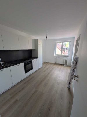 Frisch renovierte 3 Zimmerwohnung mit Einbauküche