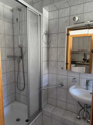 Hübsches Apartment mit sonnigem Süd-Balkon, zentral aber ruhig i