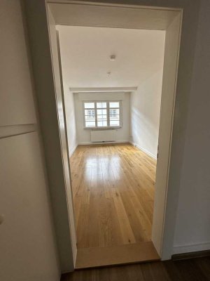 Helle-2 Zimmer-Wohnung mit Einbauküche in Karlsruhe in zentraler Lage