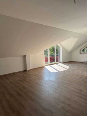 Moderne 4 ZKB Wohnung im Grünen mit EBK + Balkon**