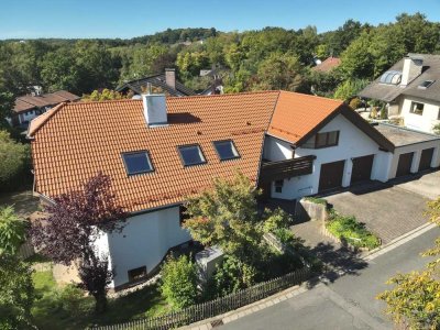 Sie lieben das Besondere? Beeindruckende Villa mit neuem Dach (Aufdachdämmung) & Hybrid-Heizung!