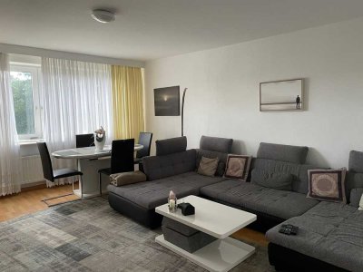 Helle Wohnung mit drei Zimmern sowie Balkon und EBK in Isernhagen