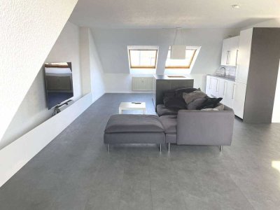 2-Zi Whg-80qm-modern: Bj 1991, 2022 renoviert-luxuriös: Dusche+Badewanne, Küche n.V., 45qm Wohnraum