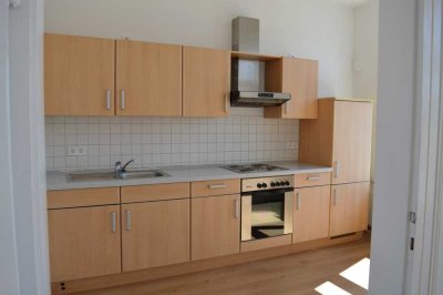 "Tolle " 2 Zimmer-Wohnung mit Einbauküche im Altbau in Hof