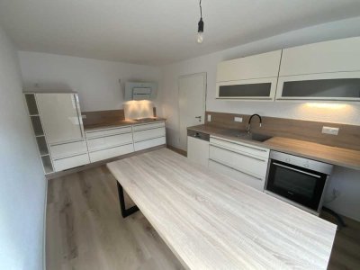 "Erstbezug nach Kernsanierung" 4-Zimmer-Wohnung mit gehobener Innenausstattung in Zella-Mehlis