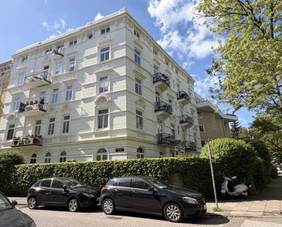Jugendstil-Charme mit Potenzial: Charmante 4,5 Zimmer Wohnung in toller Wohnlage