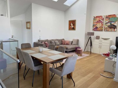 Exklusive, neuwertige 4-Zimmer-Maisonette-Wohnung mit Balkon in Regensburg