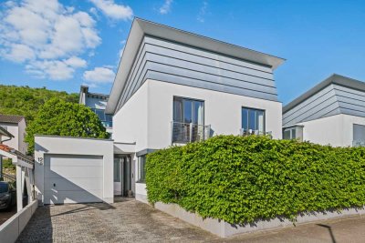 Architektonisches Meisterwerk: Freistehendes Einfamilienhaus mit Garten und Garage!