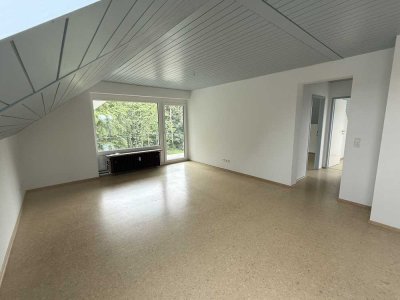 Erstbezug nach Renovierung: 3,5-Zi.-Whg. (rd. 84 m2) mit gehobener Ausst. u. Küche in schöner Lage