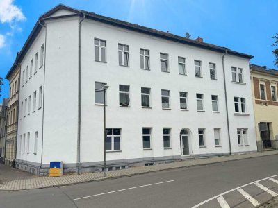 Bezugsfreie 2-Raum-Wohnung mit großem Tageslichtbad