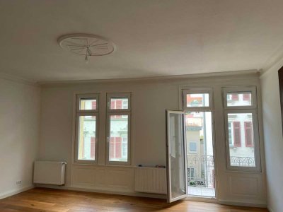 frisch sanierte 4 Zimmer Wohnung mit Balkon