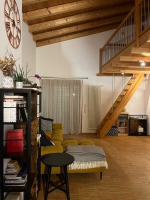Sehr schöne Dachgeschoß-Wohnung mit Galerie und Ausblick