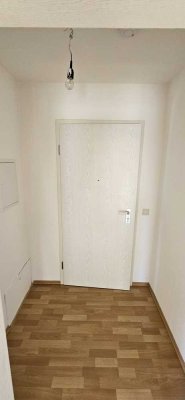 Helle 3-Raum-Wohnung in Hassenroth mit Stellplatz