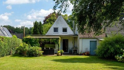 Gepflegtes Einfamilienhaus mit großem Grundstück und Ausbaupotenzial in Norderstedt-Harksheide