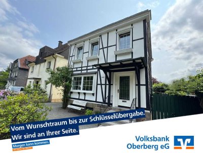 Charmantes Fachwerkhaus mit großem Grundstück
 in zentraler Lage!