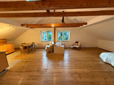 Stilvoll sanierte 2-Zimmer-DG-Wohnung mit gehobener Innenausstattung in Flammersfeld