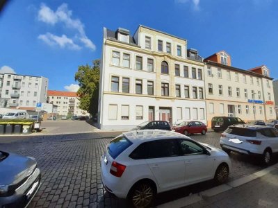 ruhige 3-Zimmer-Wohnung mit  Einbauküche und Balkon