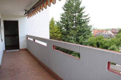 Hell und großzügig mit Balkon, TG-Stellplatz in ruhiger Lage