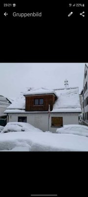 Ein Familienhaus  mit garten 2000 € - 135 m² - 6.0 Zi.