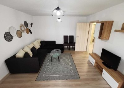Komplett möblierte 2-Zimmer-Wohnung mit Balkon und EBK