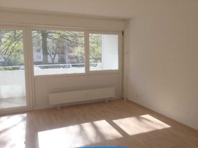 Geräumige 3 Zimmer-Wohnung mit Balkon im EG! WBS erforderlich!