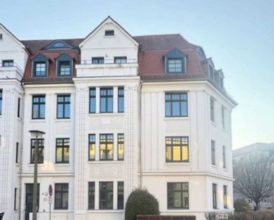 Traumhafte 4-Raum-Wohnung mit Balkon in Stadtfeld-Ost