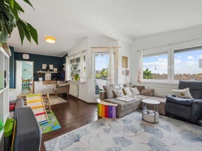 Attraktive 4-Zimmer-Dachgeschosswohnung mit Balkon und Stellplatz in Monheim